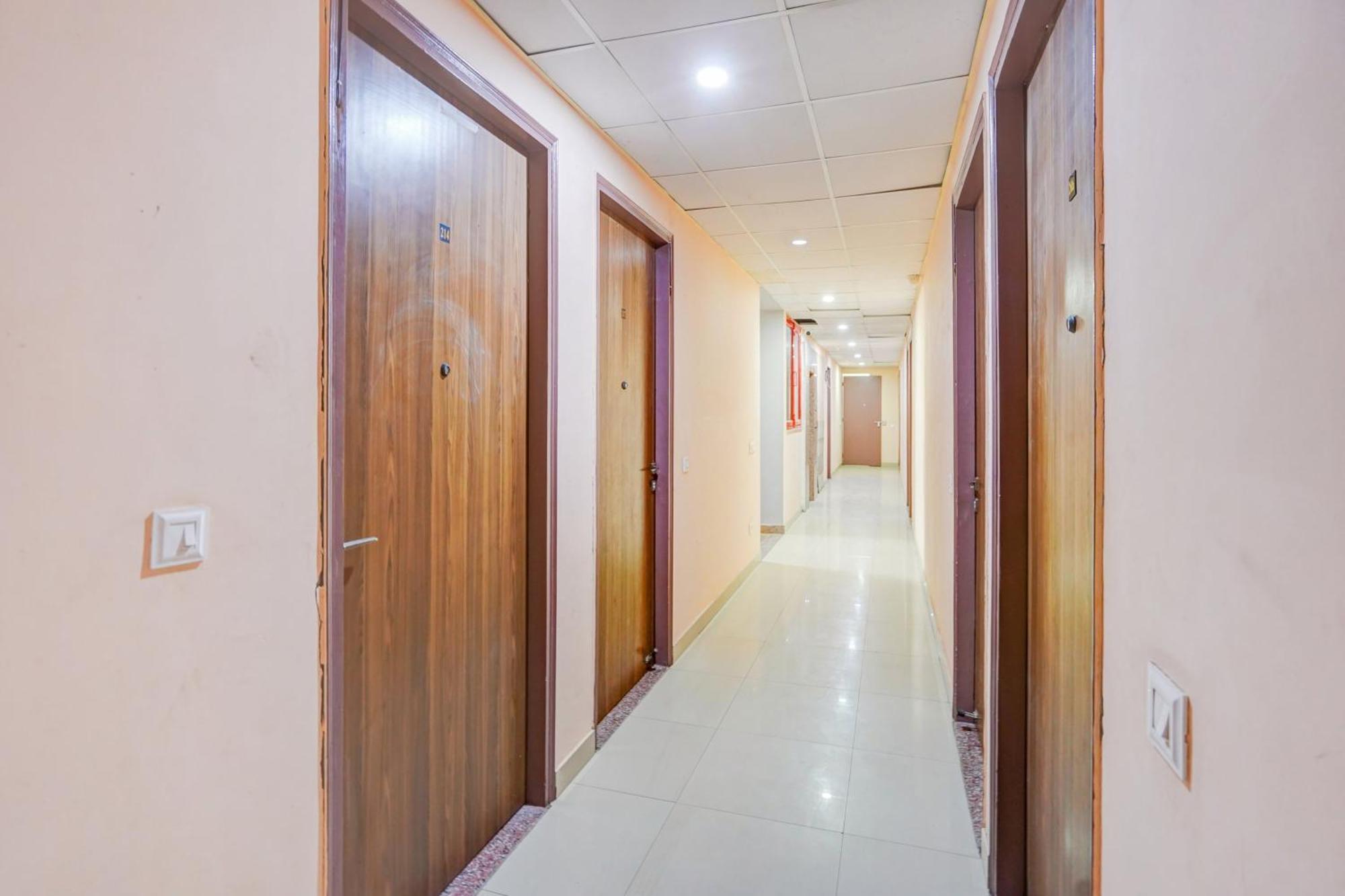 Super Collection O Sector 104 Noida Hotel ภายนอก รูปภาพ