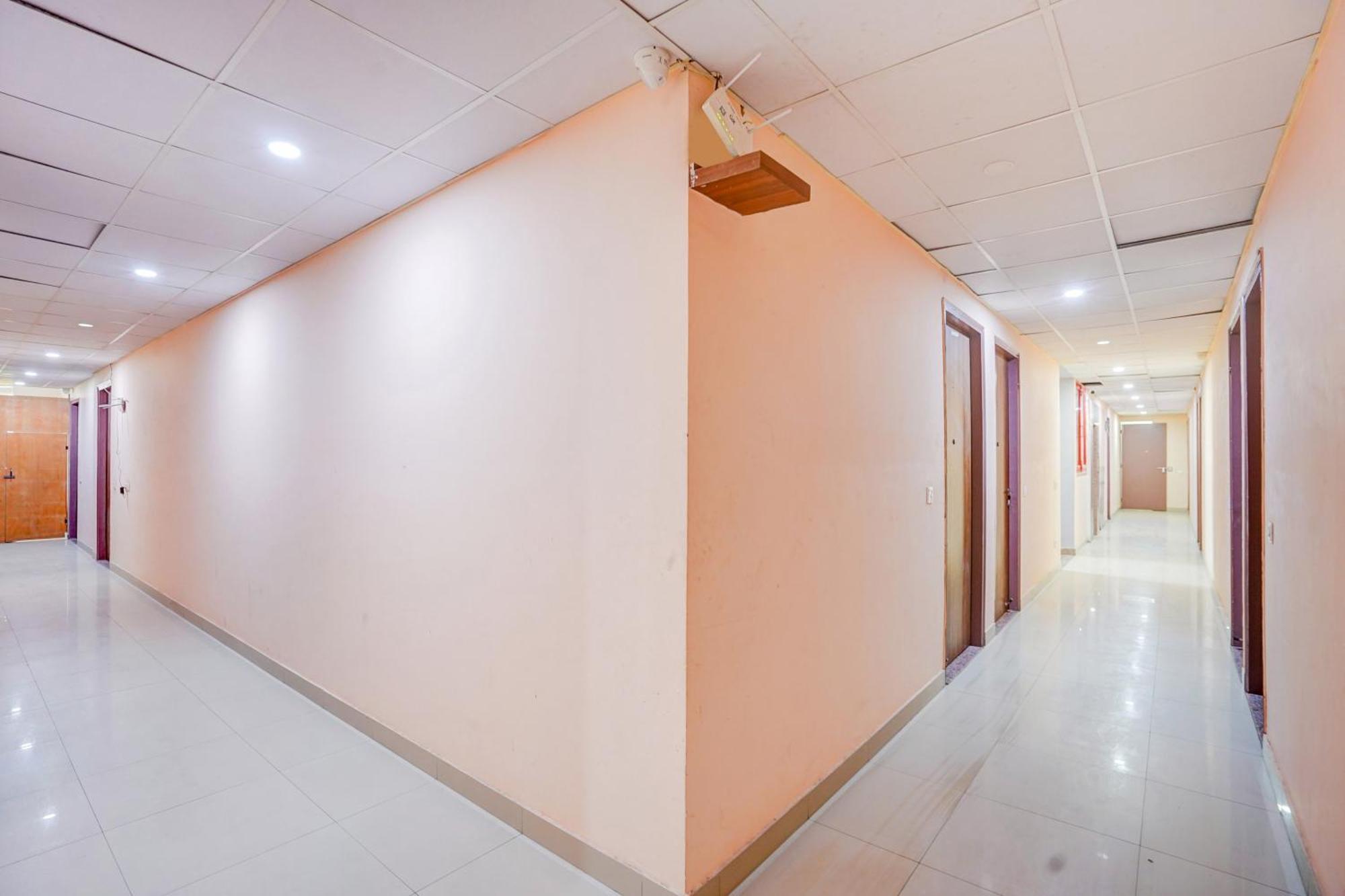 Super Collection O Sector 104 Noida Hotel ภายนอก รูปภาพ